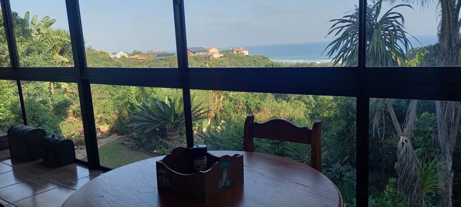 4 Bedroom Property for Sale in Outeniqua Strand Western Cape